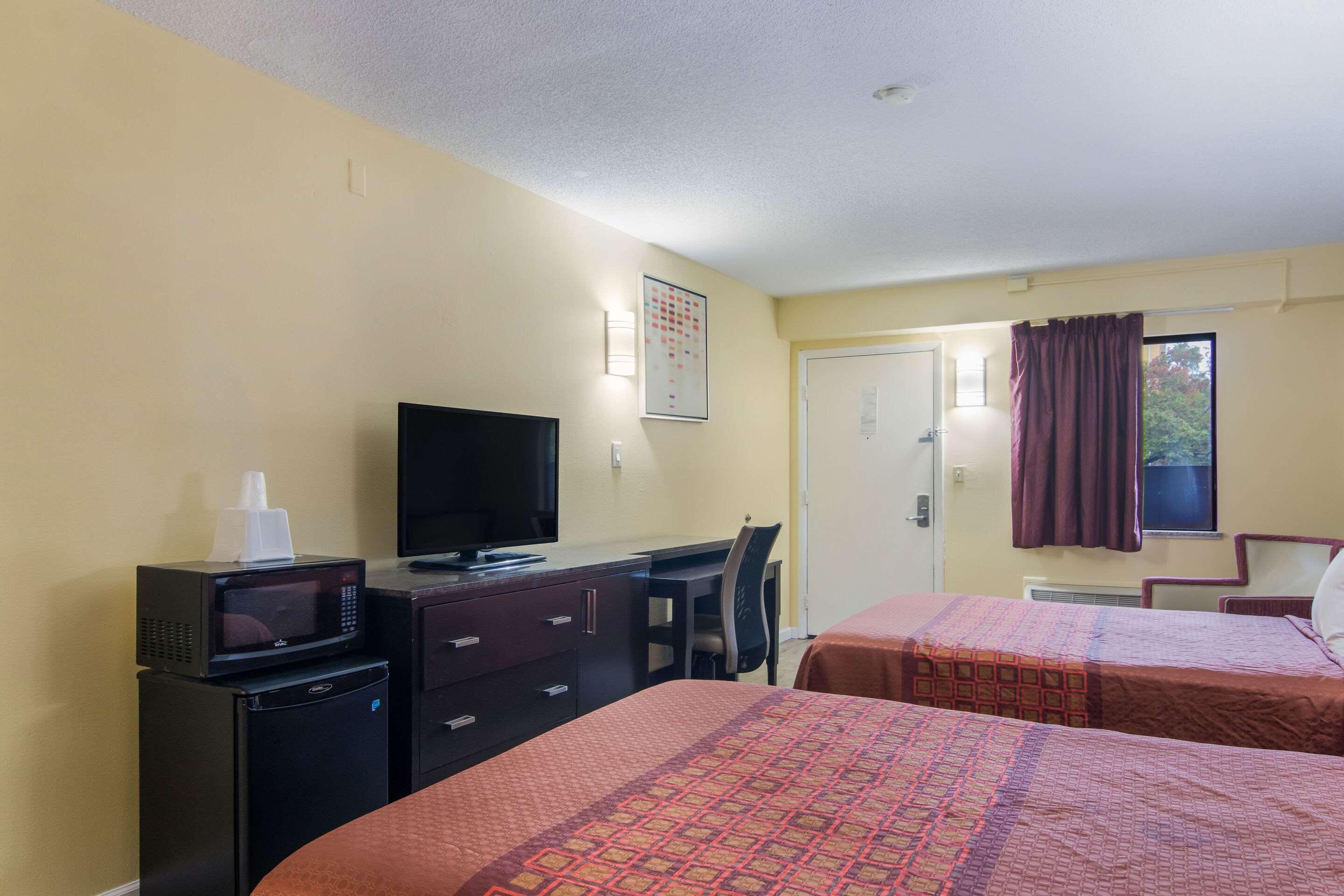 Rodeway Inn & Suites Monroeville-Pittsburgh Exteriör bild
